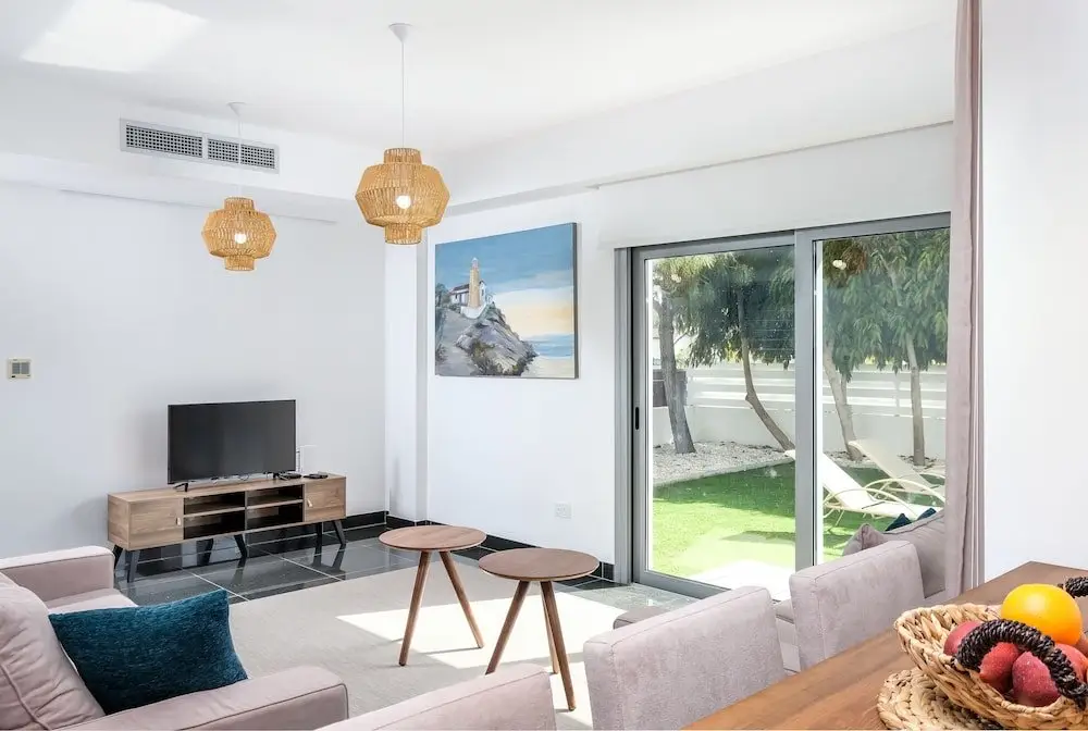 Перволия: The Lighthouse Villas