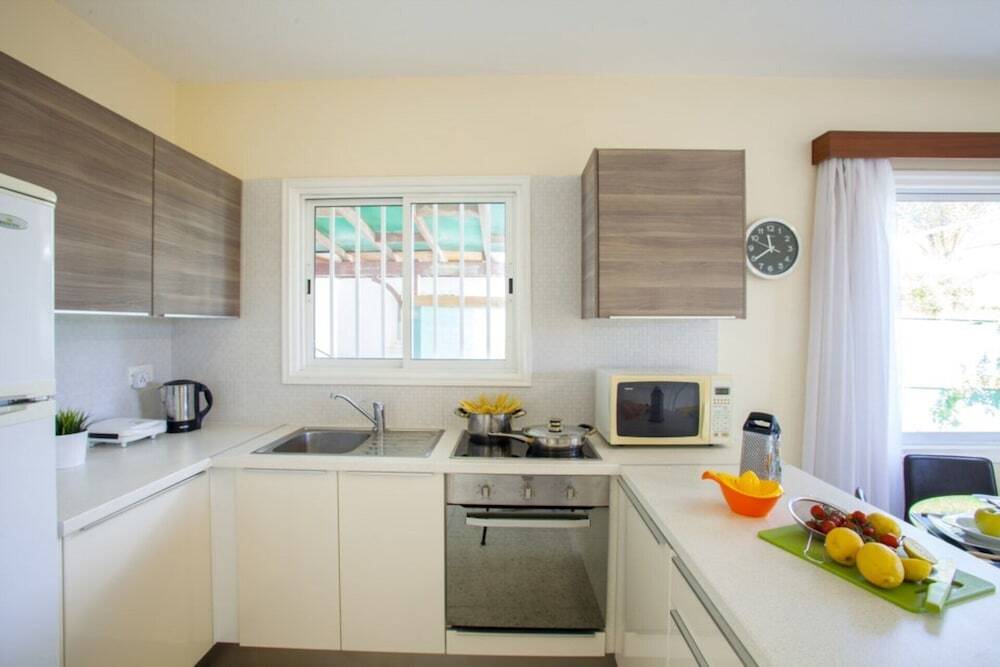 Перволия: Villa for Rent in Larnaca 1012