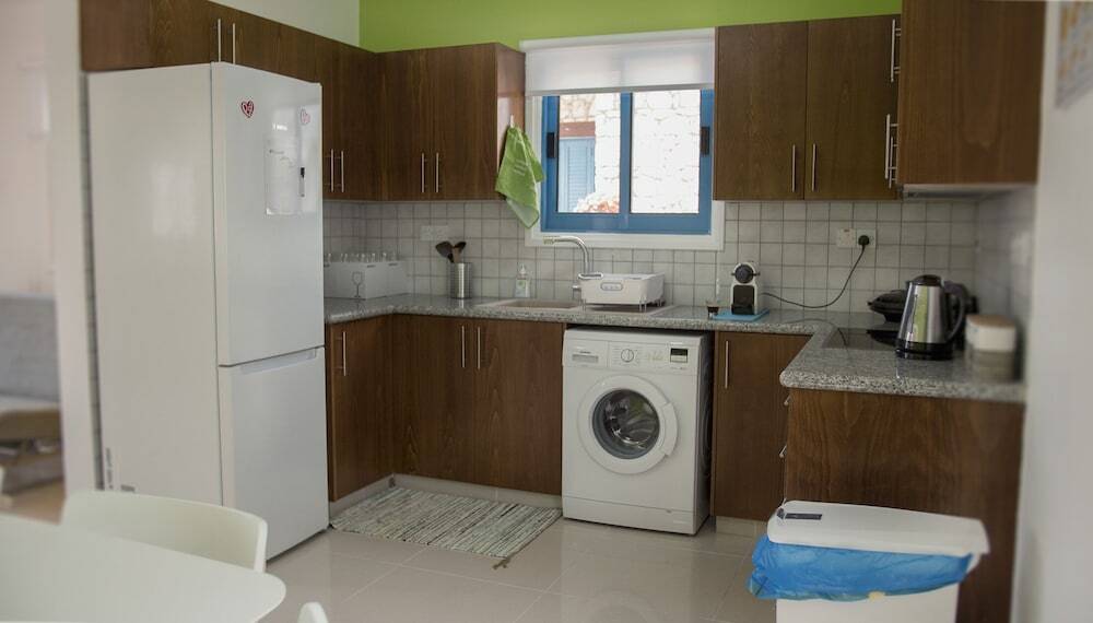 Полис Хрисохус: Anatoli 3BR Holiday Home Near the Beach