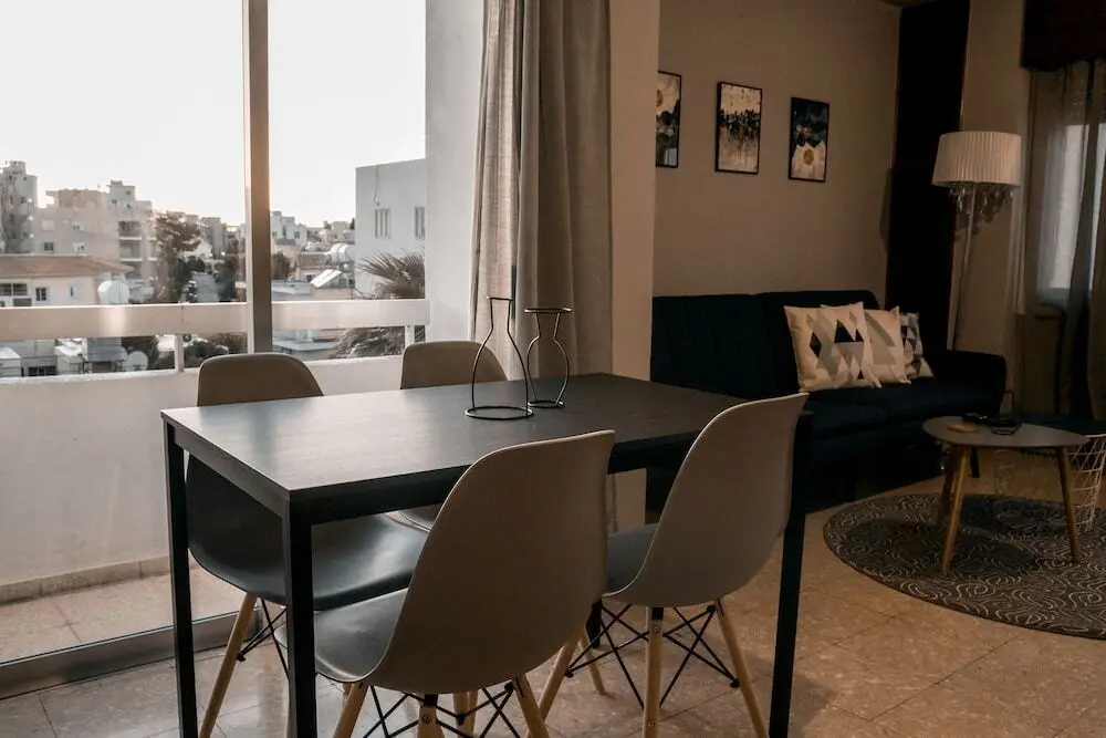 Никосия: Youthfull Escape in Nicosia
