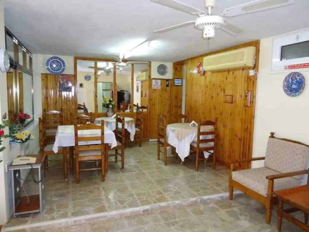 Кирения: Harbour Scene Hotel