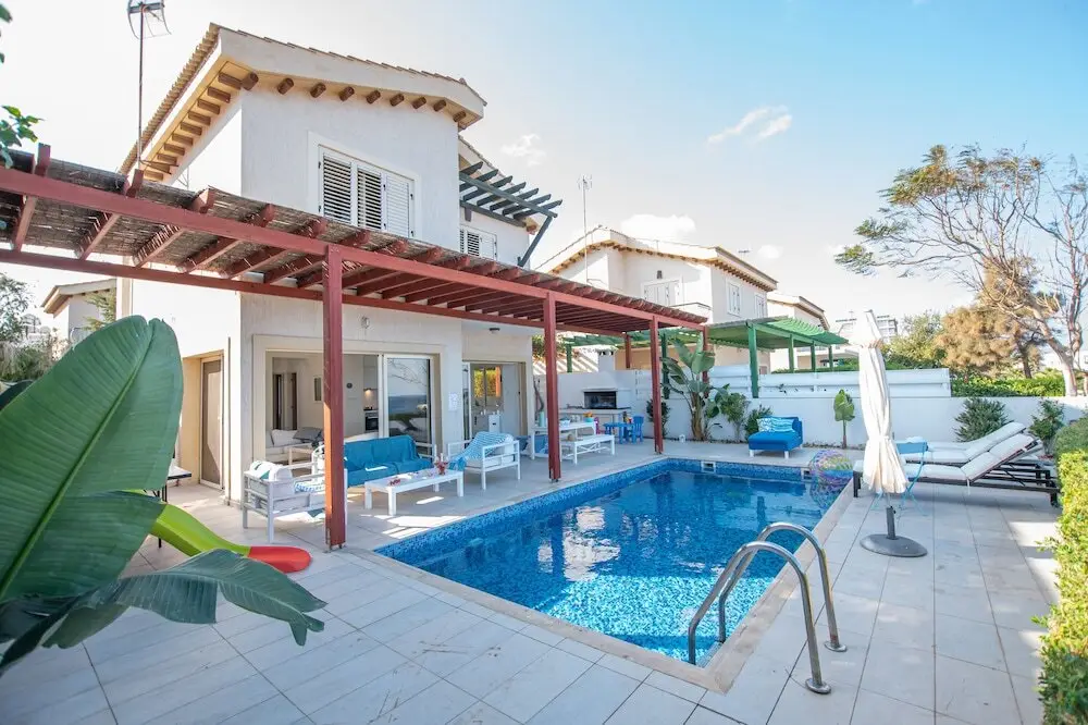 Artisan No 6 First Line Seafront villa — фото 1