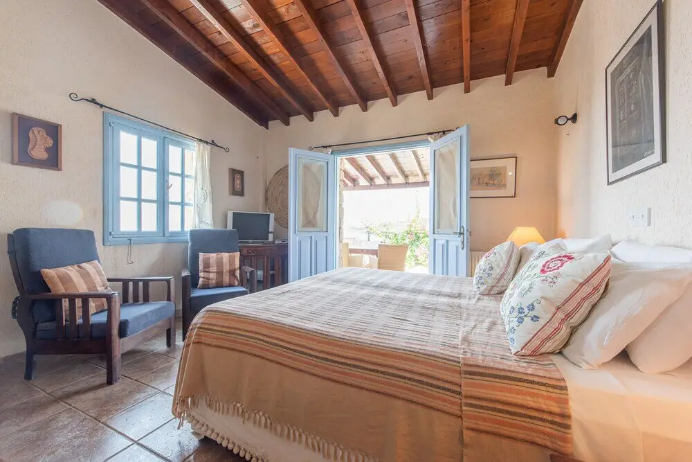 Точни: Adamos 1 br Hotel Apartments