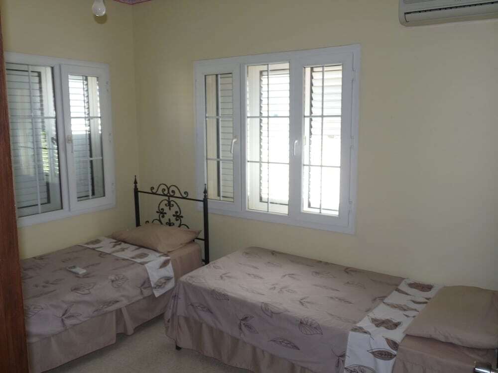Алсанджак: Olive Tree Villa 3 Double Bedrooms With Spectacular Mountain Sea View