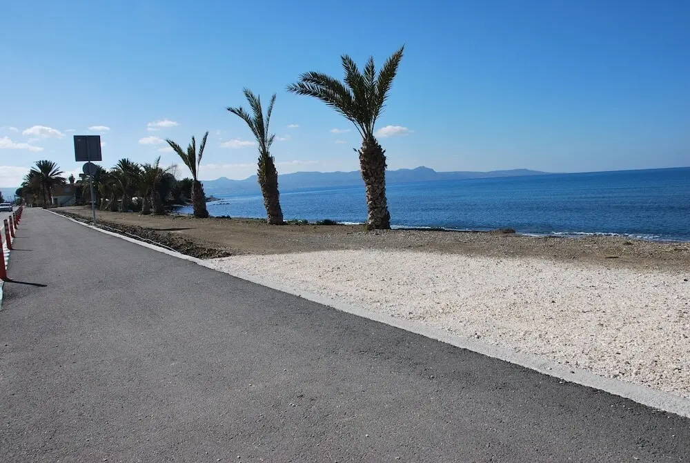 Аргака: Stunning new Beach Front Villa,1st Line to the Beach, Large Pool, Wonderful Area