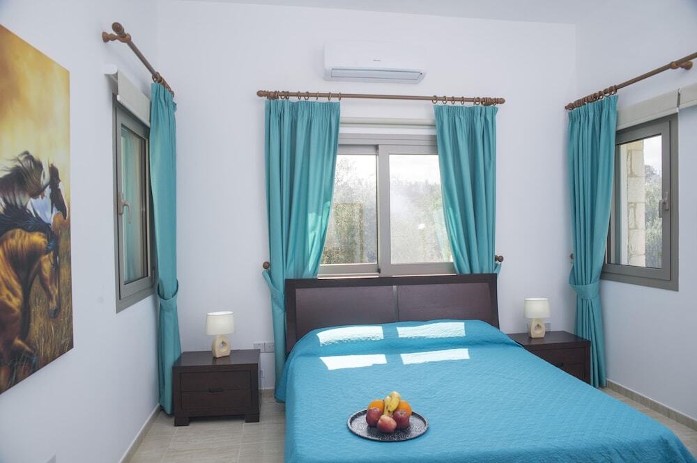 Аргака: Stunning new Beach Front Villa,1st Line to the Beach, Large Pool, Wonderful Area