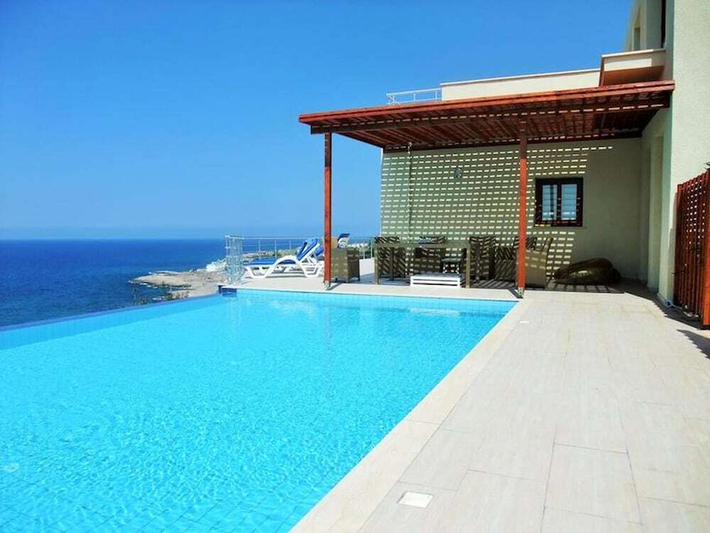 Sea Cliff Villa, 4 Beds, Sleeps 2- 8, Free Wifi, — фото 1