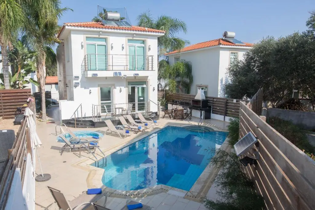 Протарас: Villa Naomi, Beautiful 4bdr Central Protaras Villa with Private Pool
