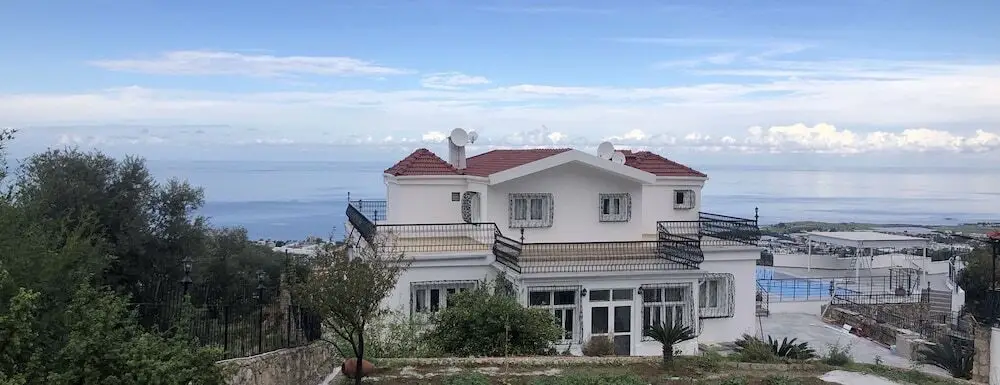 Кирения: Large Luxury Villa With Private Pool in Lapta Kyrenia