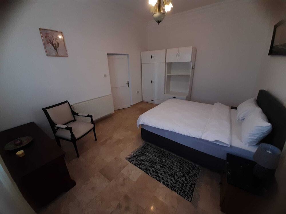 Кирения: Large Luxury Villa With Private Pool in Lapta Kyrenia