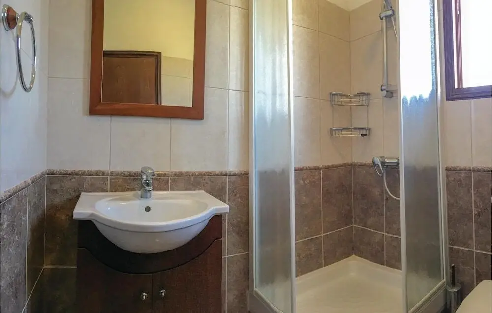 Скарину: Beautiful Home in Maroni Lamaka With Wifi and 4 Bedrooms