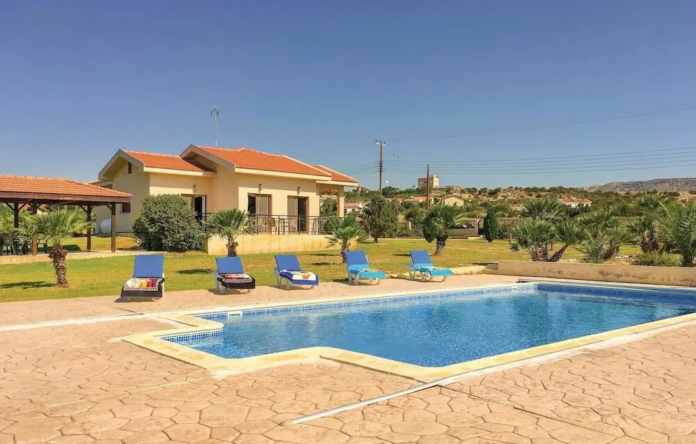 Скарину: Beautiful Home in Maroni Lamaka With Wifi and 4 Bedrooms