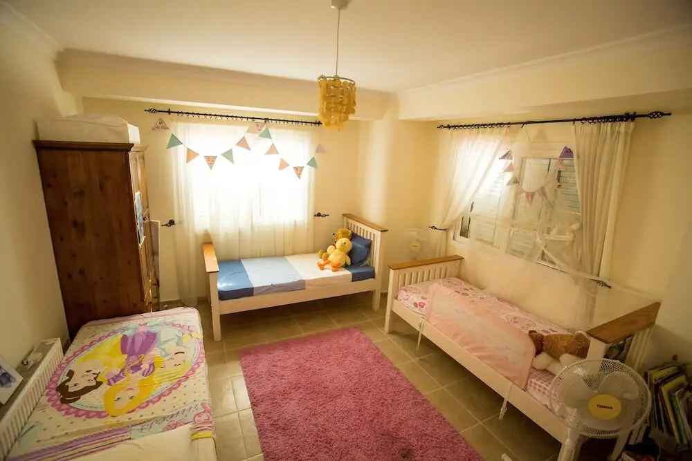 Алсанджак: Captivating 5-bed Villa With Private Pool & Garden