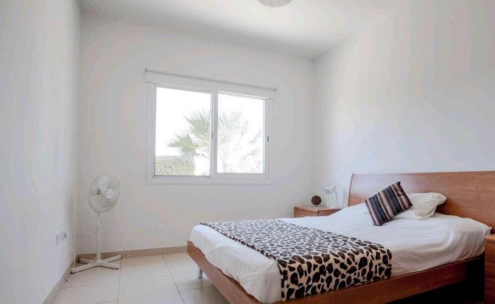 Пейя: Spacious and Modern 2 bed Apartment in Peyia