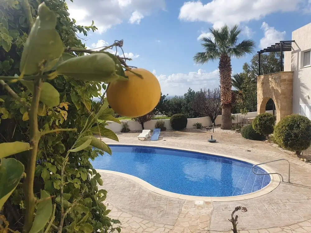 Пейя: Spacious and Modern 2 bed Apartment in Peyia