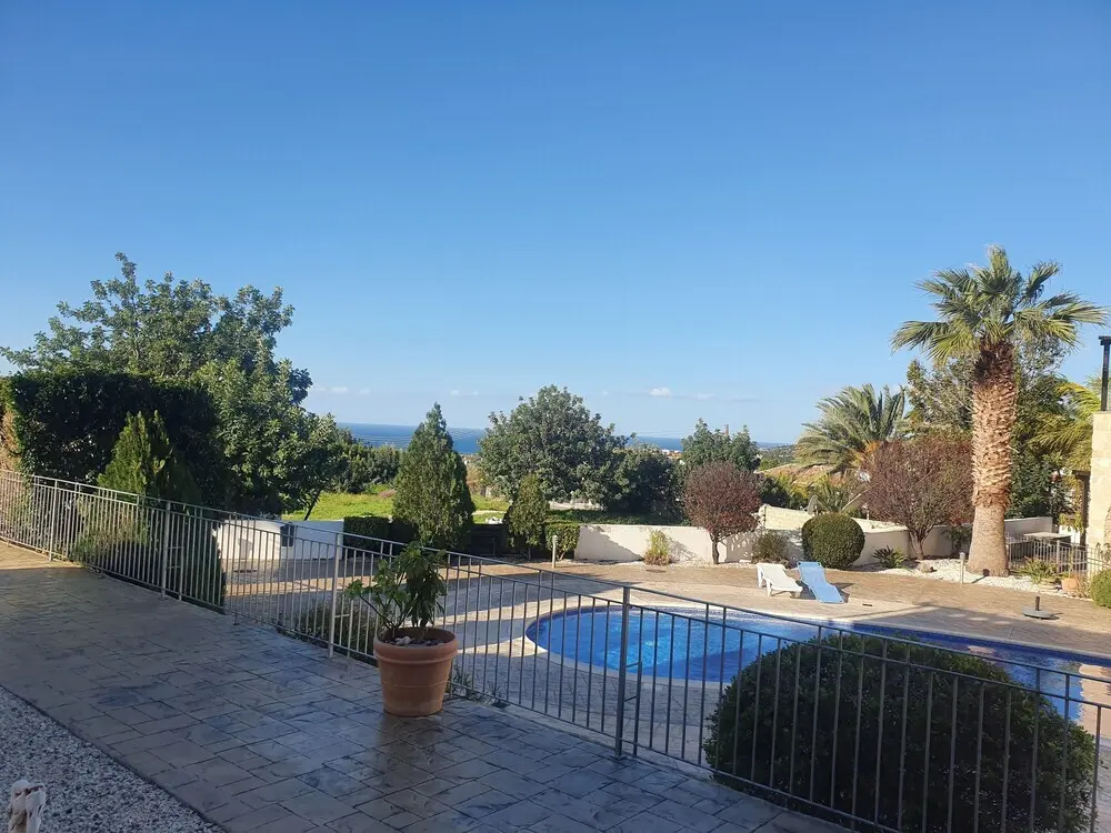 Пейя: Spacious and Modern 2 bed Apartment in Peyia