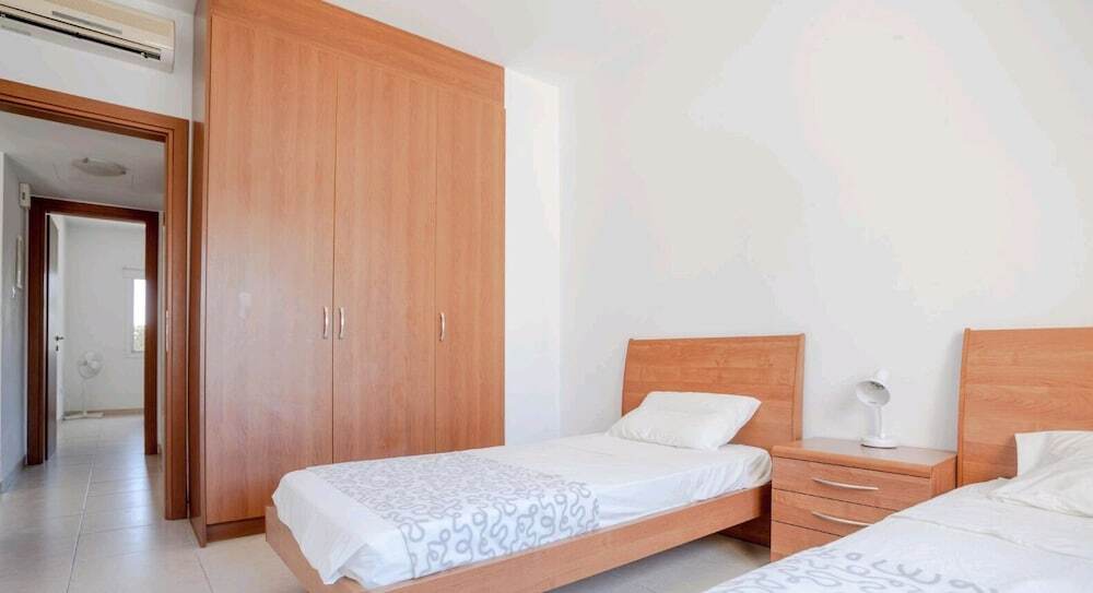 Пейя: Spacious and Modern 2 bed Apartment in Peyia