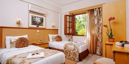 Алсанджак: Almond Holiday Village