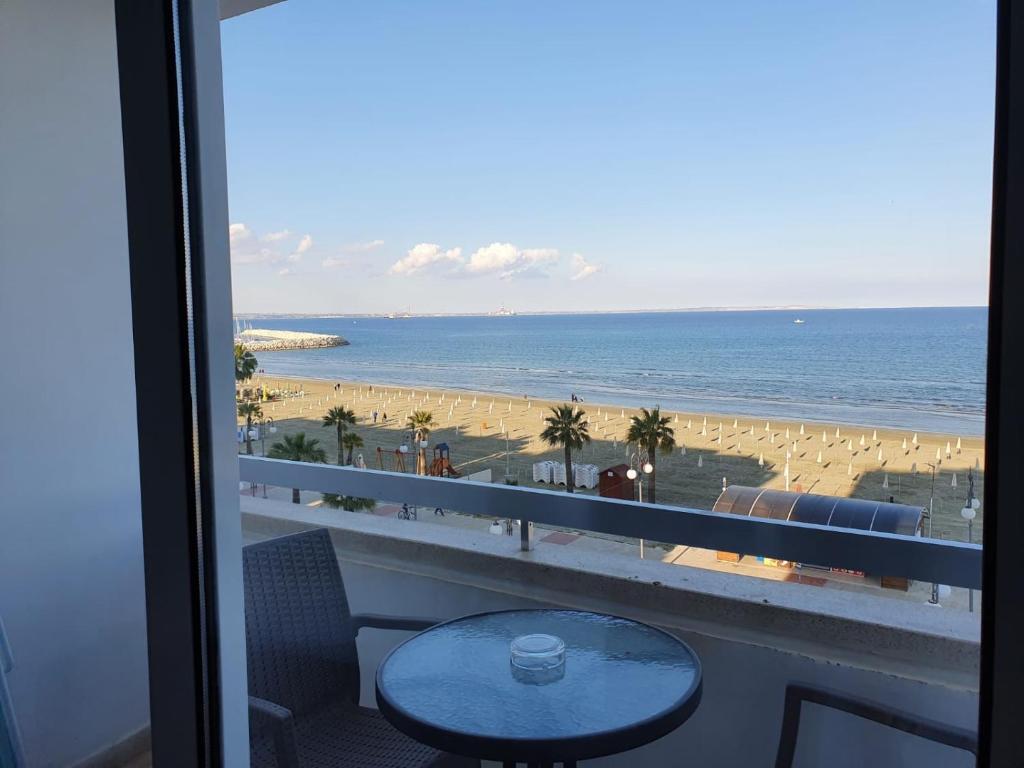 Ларнака: Alex Beach Apartment 33