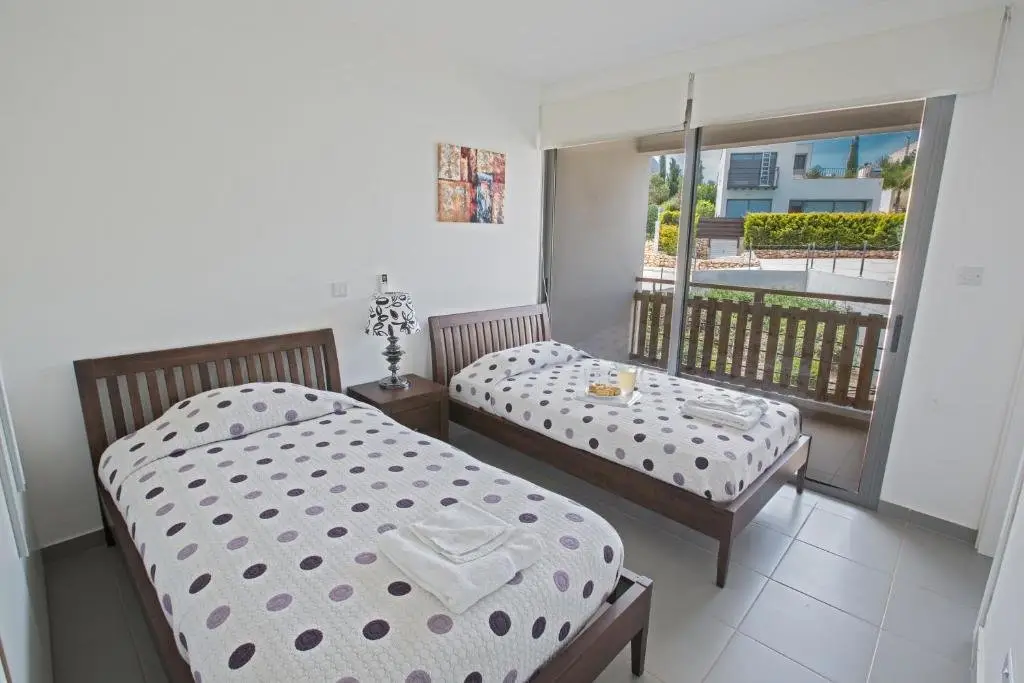 Нео Хорио: Esprit Villa 21