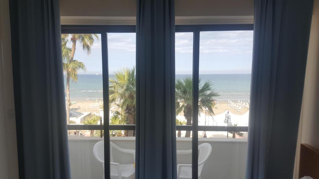 Ларнака: Alex Beach Apartment 203