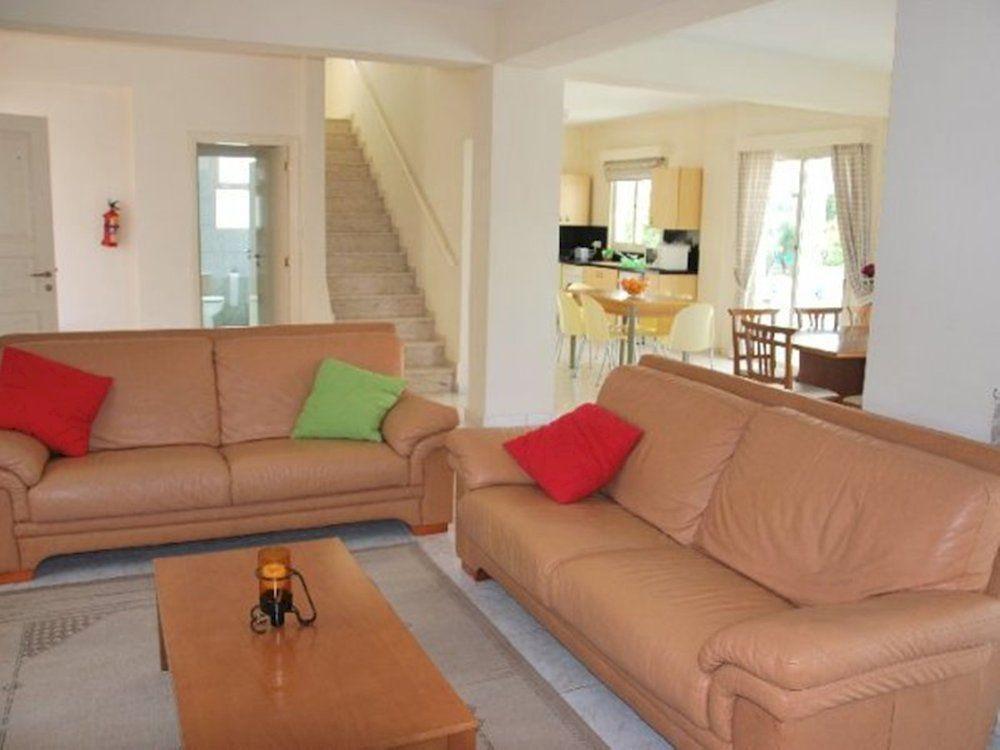 Пейя: Villa Anthia