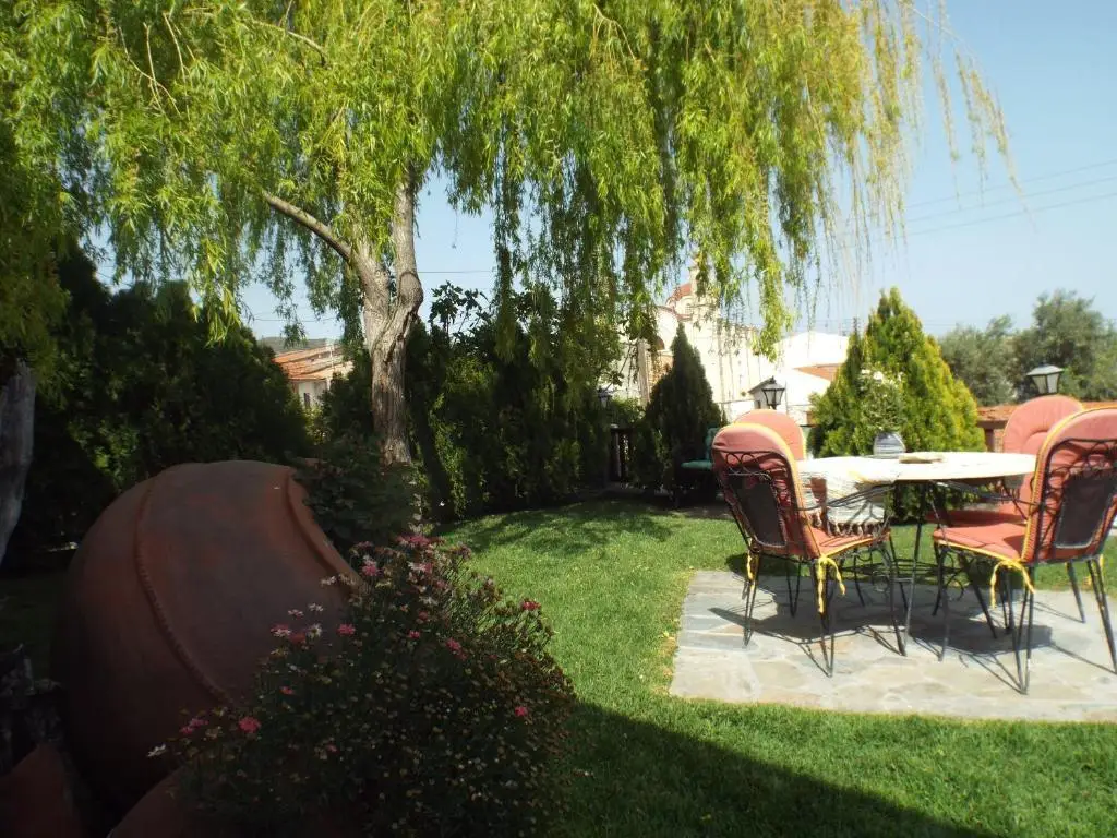 Какопетрия: The Pomegranate's House