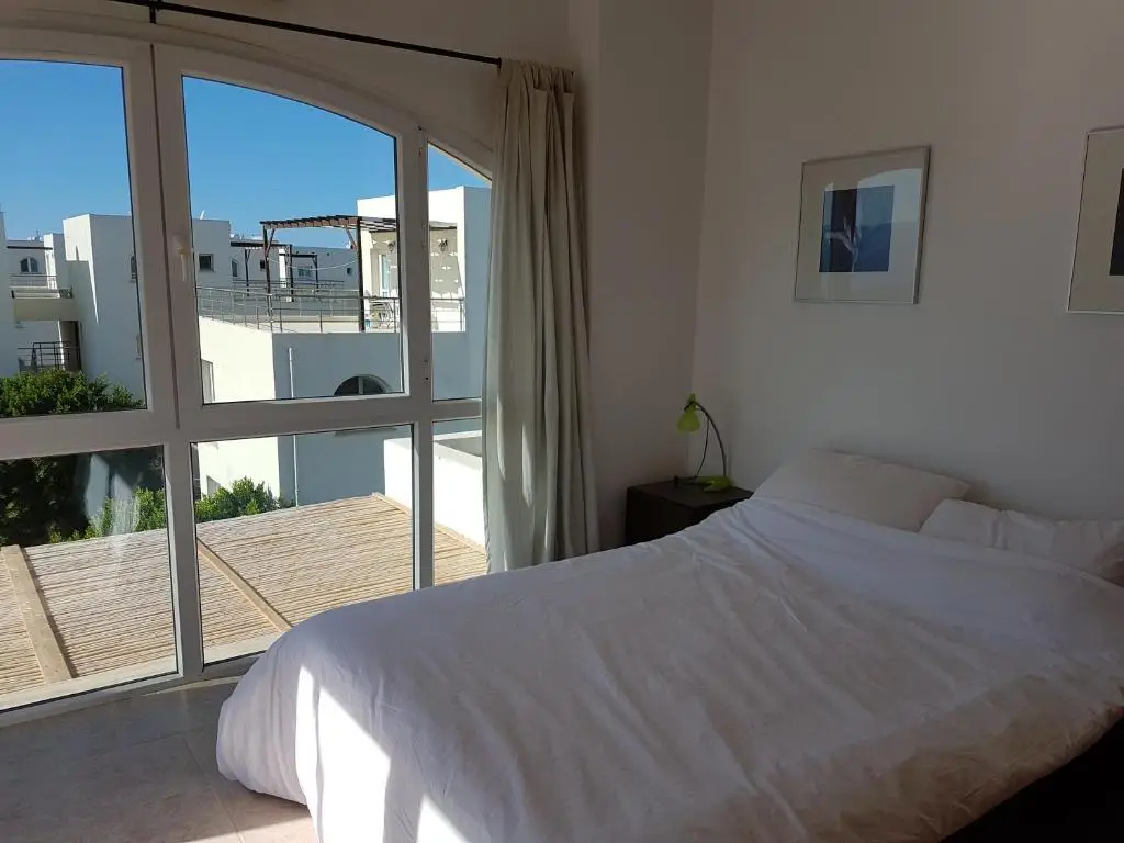 Какопетрия: Aphrodite Beachfront Penthouse Apartment