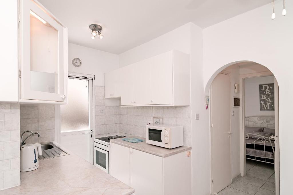Пафос: Sue's Apartment
