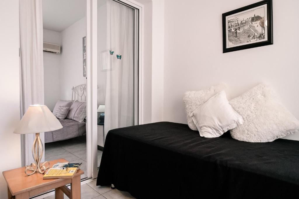 Пафос: Sue's Apartment