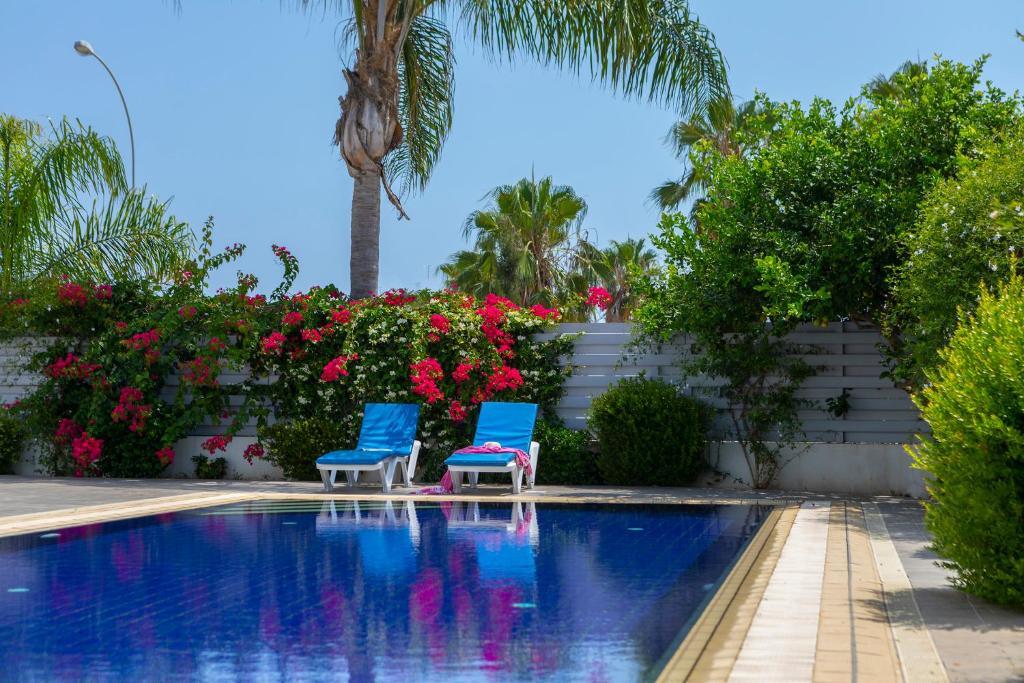 Azure Luxury Pool Villa — фото 1
