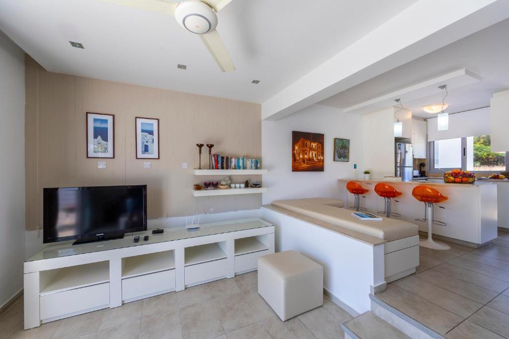 Протарас: Azure Luxury Pool Villa