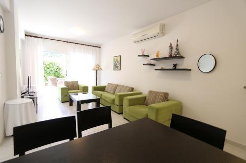 Пафос: Victor Apartment