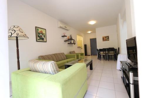 Пафос: Victor Apartment