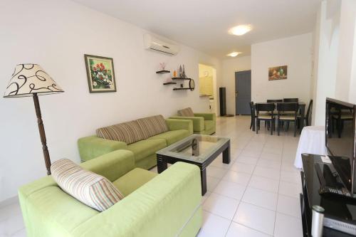 Пафос: Victor Apartment