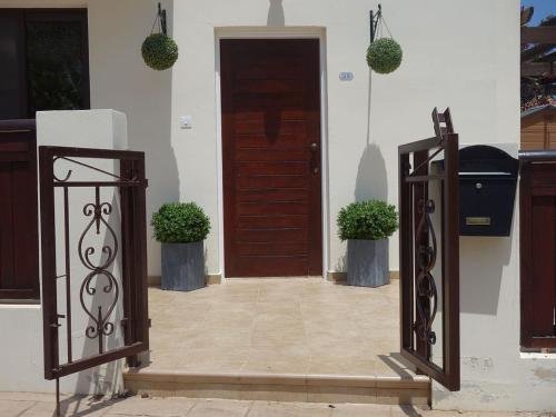 Паралимни: Villa Poseidon