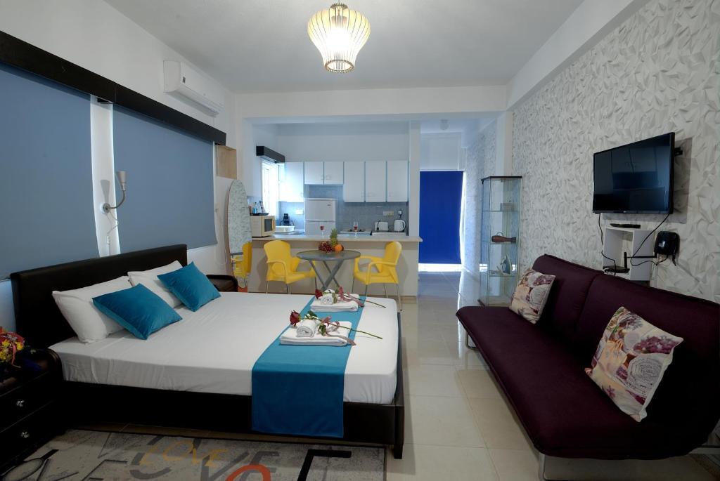 Айя-Напа: Pieris Apartments