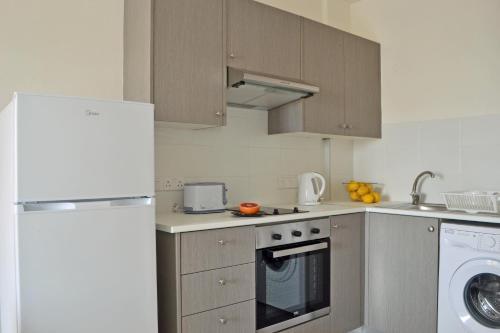 Гермасойя: Athena Holiday Homes
