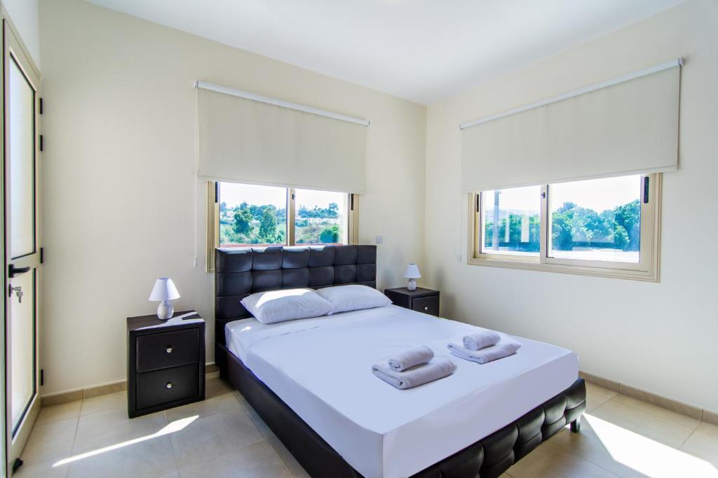 Полис Хрисохус: Green Valley Villa V8, Walking Distance To Polis