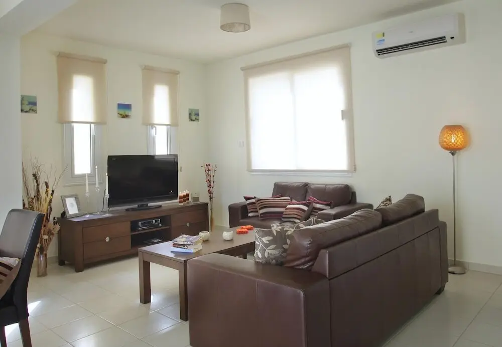 Протарас: Clover in Famagusta