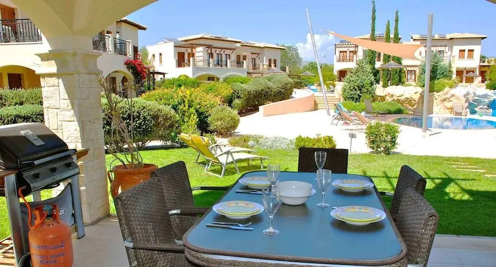 Куклия: Fantastic 3 bedroom pool side ground floor apartment 'BE01'; communal pool and resort facilities, Theseus Village on Aphrodite Hills Resort