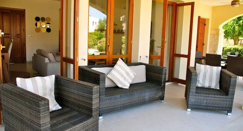 Куклия: Fantastic 3 bedroom pool side ground floor apartment 'BE01'; communal pool and resort facilities, Theseus Village on Aphrodite Hills Resort