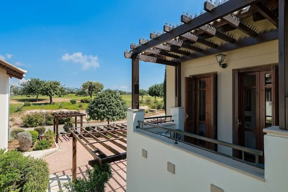 Куклия: Charming 2 bedroom apartment 'DC11' - with communal pool and resort facilities, Helios Heights village on Aphrodite Hills Resort