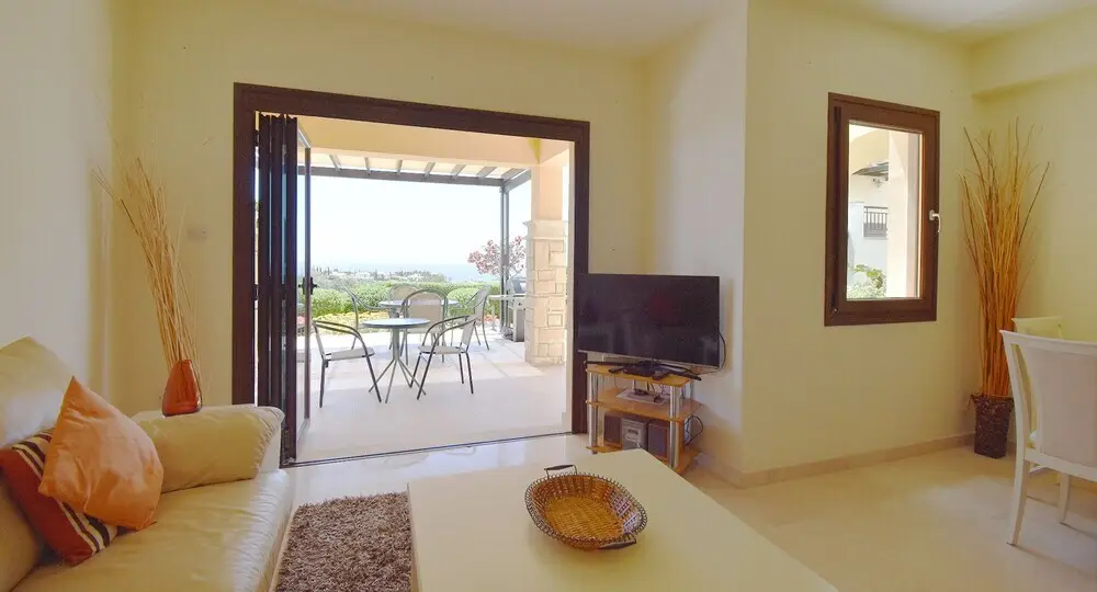 Куклия: Lovely 3 bedroom ground floor apartment 'D01' - amazing golf and sea views, communal pool and resort facilities, Orpheus Village, Aphrodite Hi