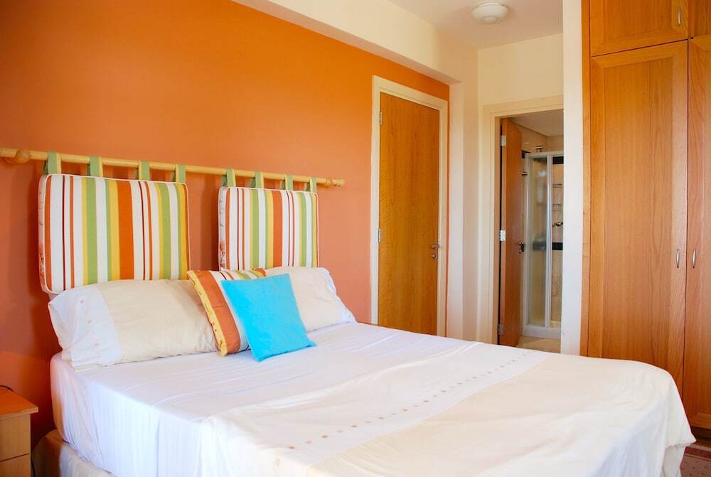 Куклия: Lovely 3 bedroom ground floor apartment 'D01' - amazing golf and sea views, communal pool and resort facilities, Orpheus Village, Aphrodite Hi