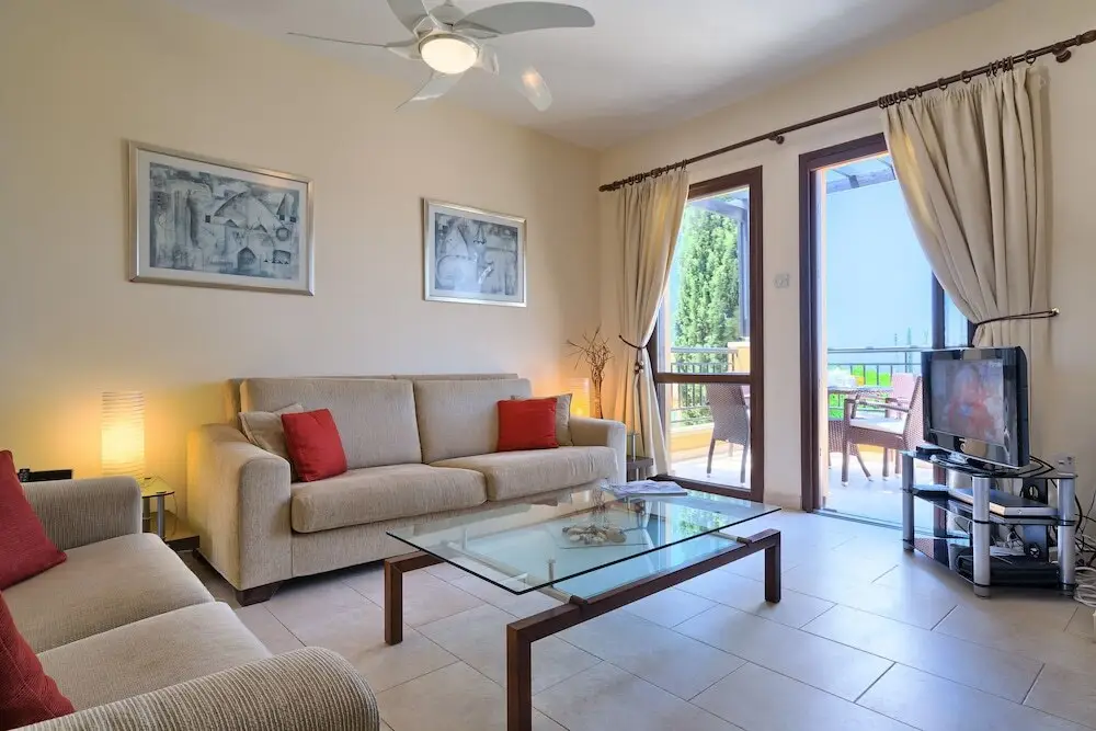 Куклия: Lovely 2 Bedroom Apartment 'E11' - with Pretty Views, Communal Pool And Resort Facilities, Orpheus Village on Aphrodite Hills Resort
