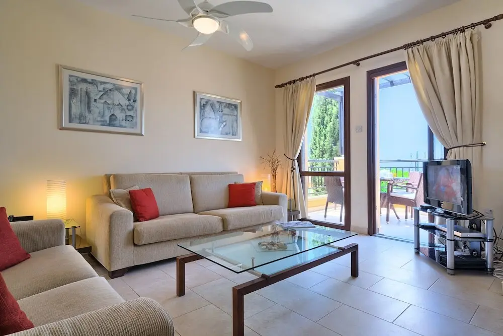 Куклия: Lovely 2 Bedroom Apartment 'E11' - with Pretty Views, Communal Pool And Resort Facilities, Orpheus Village on Aphrodite Hills Resort