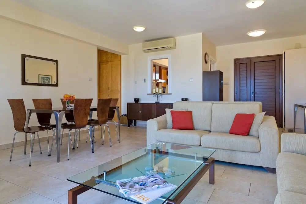 Куклия: Lovely 2 Bedroom Apartment 'E11' - with Pretty Views, Communal Pool And Resort Facilities, Orpheus Village on Aphrodite Hills Resort