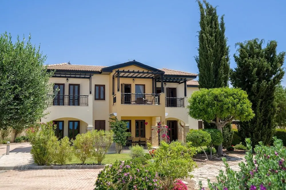 Куклия: Lovely 2 Bedroom Apartment 'E11' - with Pretty Views, Communal Pool And Resort Facilities, Orpheus Village on Aphrodite Hills Resort