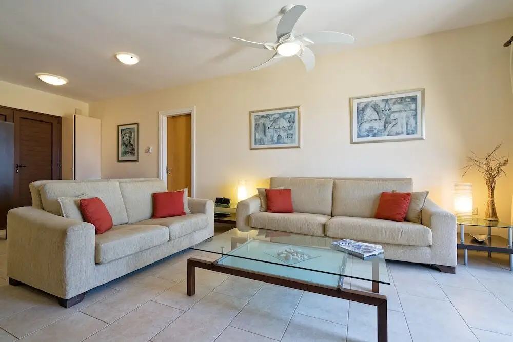Куклия: Lovely 2 Bedroom Apartment 'E11' - with Pretty Views, Communal Pool And Resort Facilities, Orpheus Village on Aphrodite Hills Resort